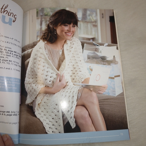 BOOK Knit Along w/ Debbie Macomber, Friendship Shawls, 10 shawls to make - Picture 5 of 10